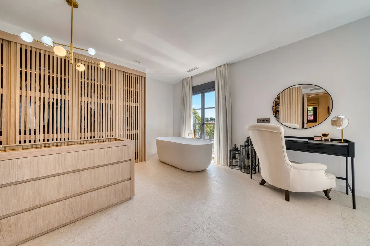 7f1f9588-675d-4b49-9d51-993a1cc0544b