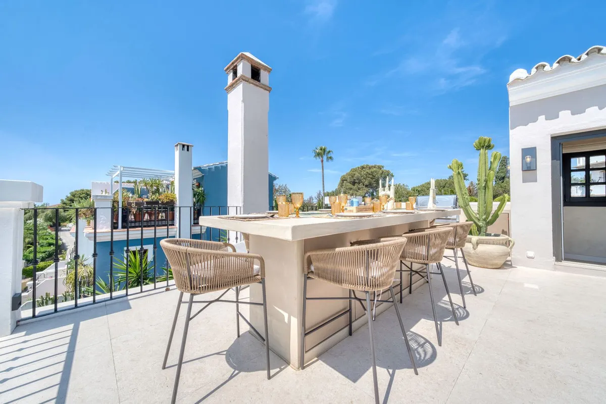 82b3f931-c4b6-4e17-bc0a-7176924c37f4