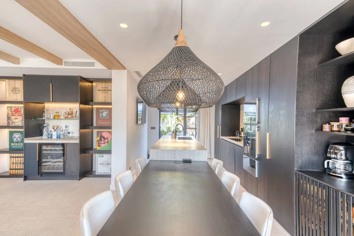 c9dcc3b4-33a6-47b4-a549-47e774d3f5db