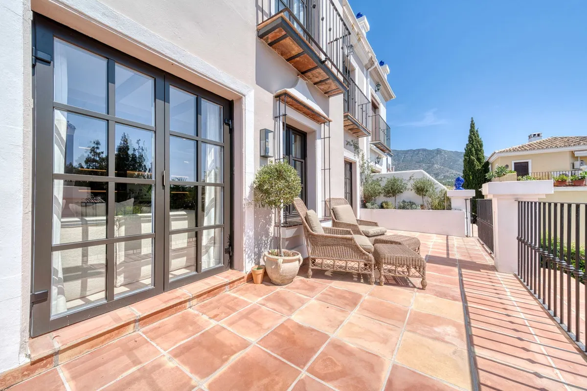 e359a310-6245-4a54-a825-79184665127a