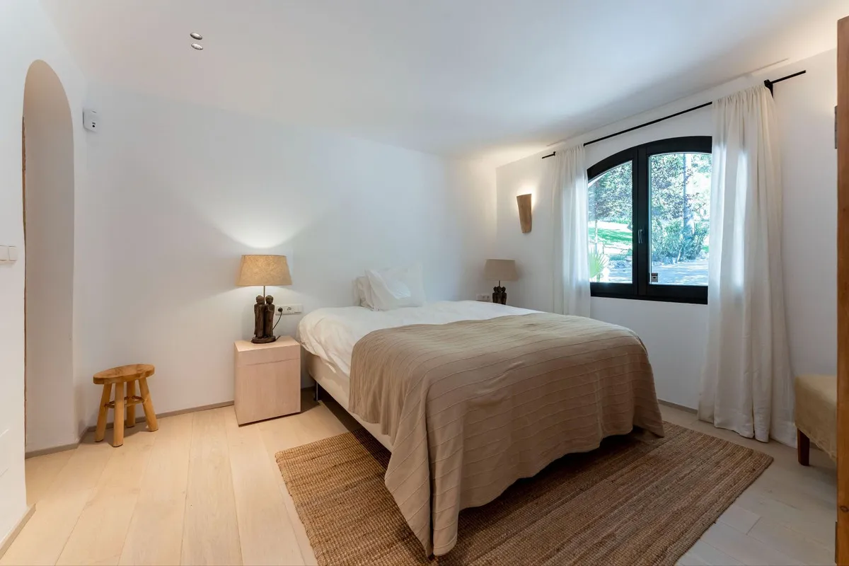 ca60adff-d5d2-42f7-b7fb-305b3331e7f3