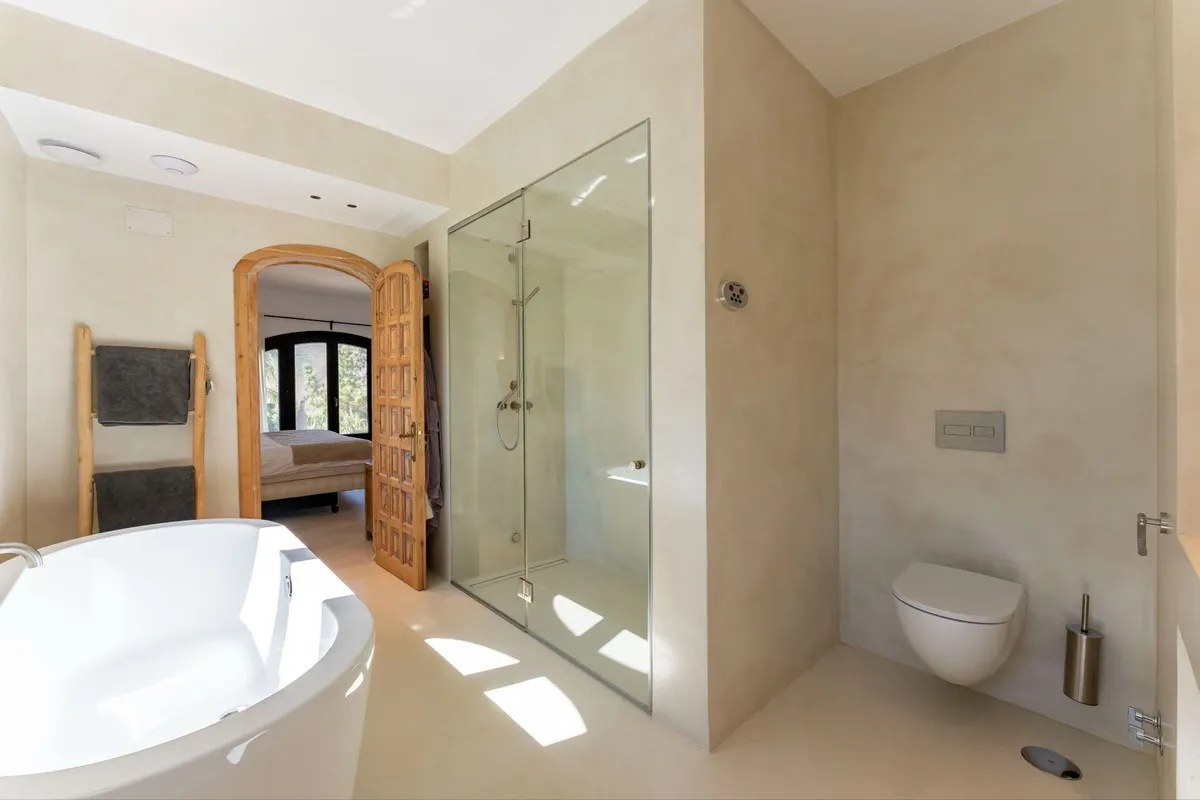 cf647884-7cda-4d16-b790-2114d43f7f16