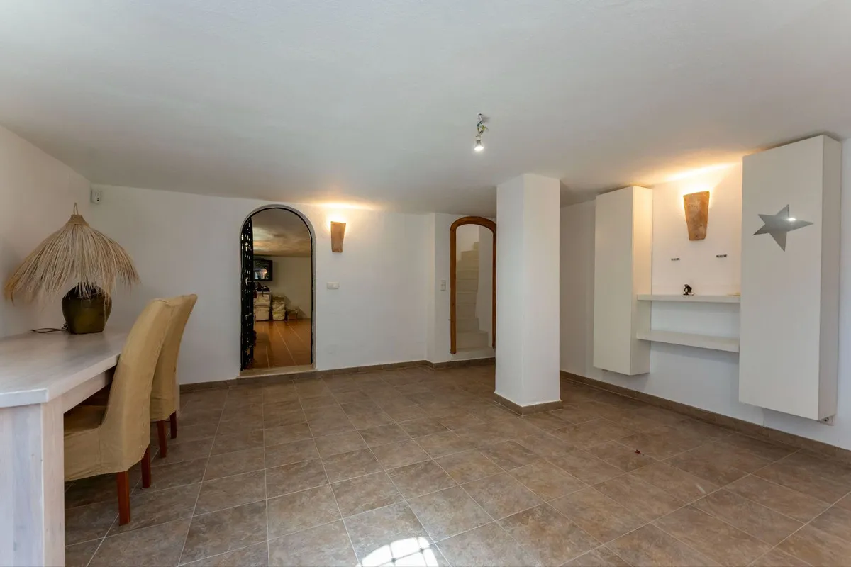 fa562608-ab47-412a-add8-d610e91e8720