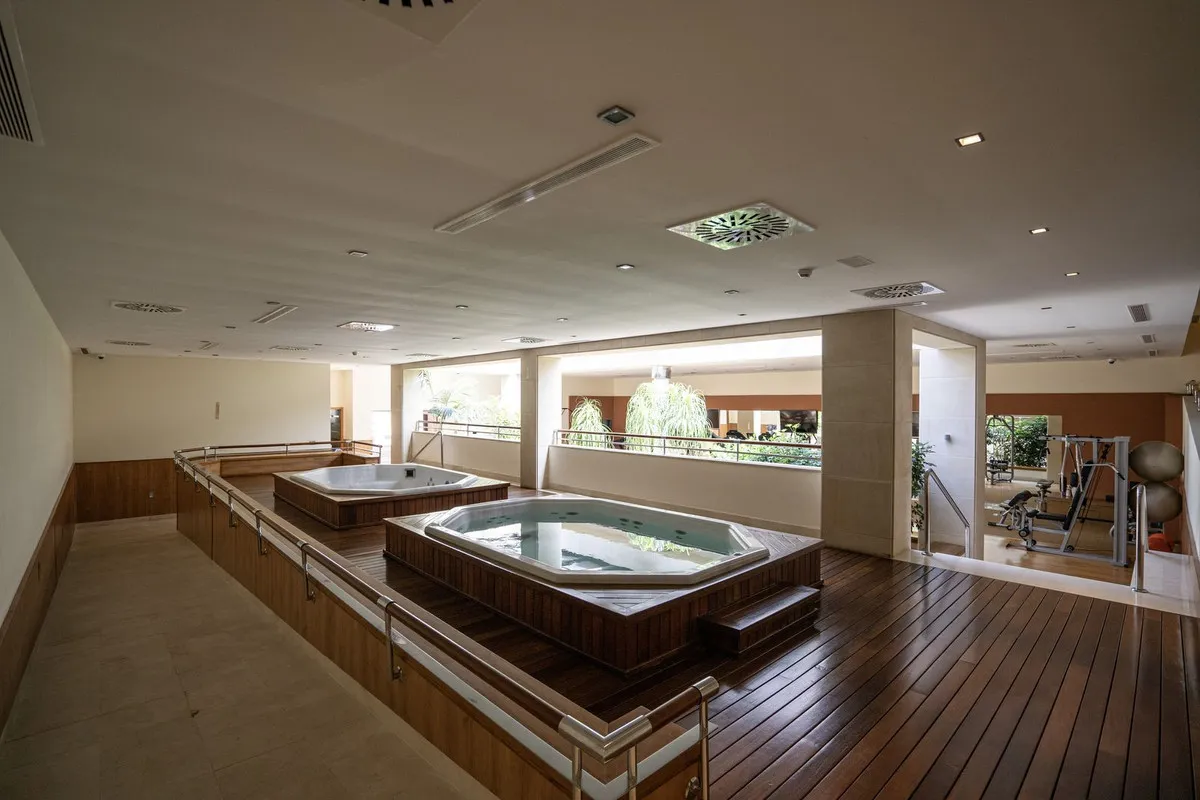 30a1e109-cfb0-46fa-8270-a25660e2391f