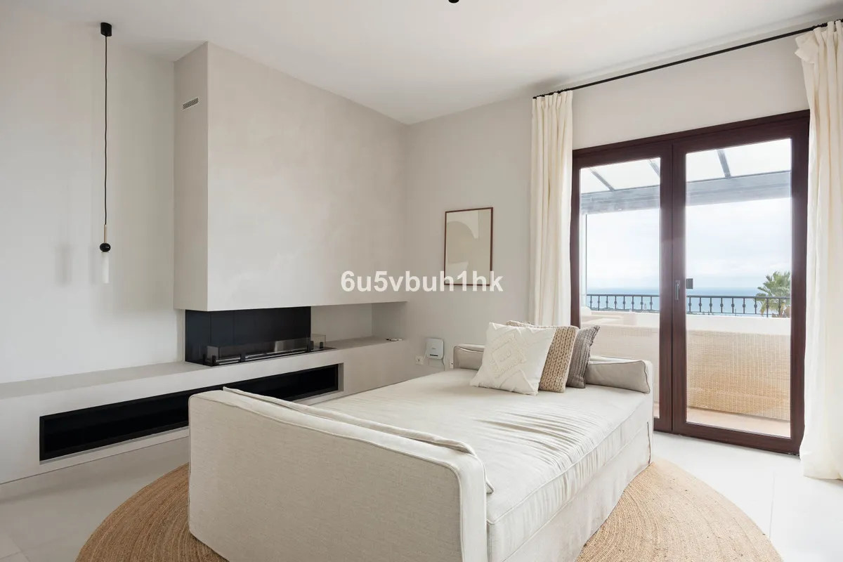 bd9b82b1-8677-4c4f-903a-d0b9be5ffe98