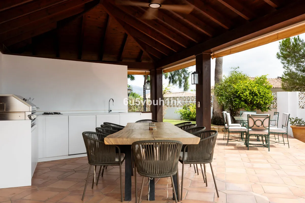 c8555b85-da65-4bd5-bbe9-1b8cfd96d492