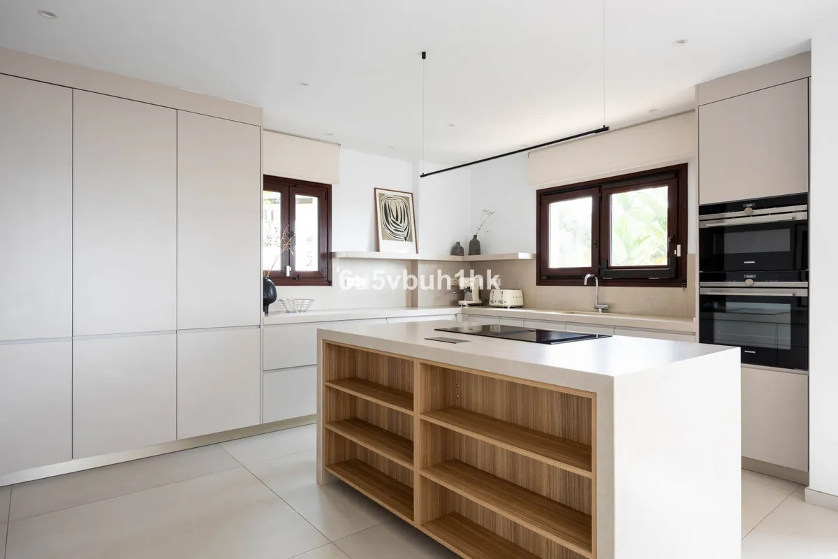 ccdbd198-5810-45e5-8b66-cfdf40d13155