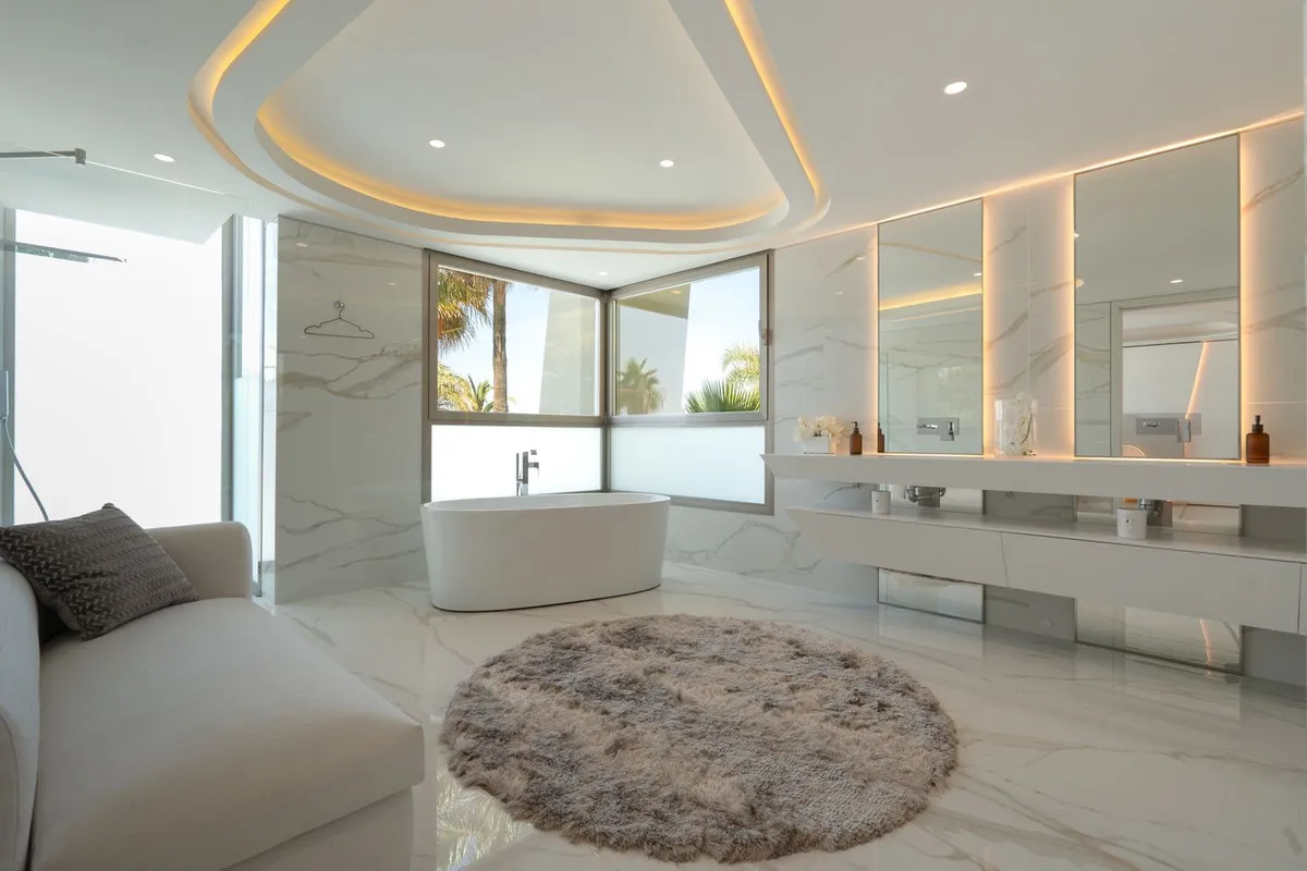 351b205e-8593-4a19-a5b1-acf571cf4269