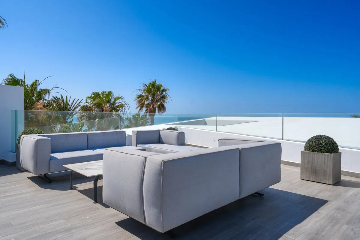 9300fbad-dc07-4473-9b2e-624d12822559