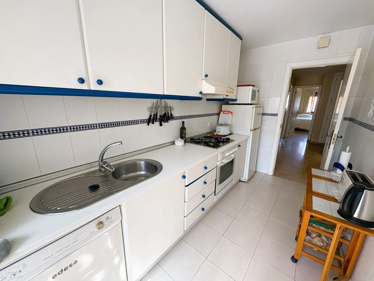 e13b1f4b-b922-4d59-8a27-49924c39cd33