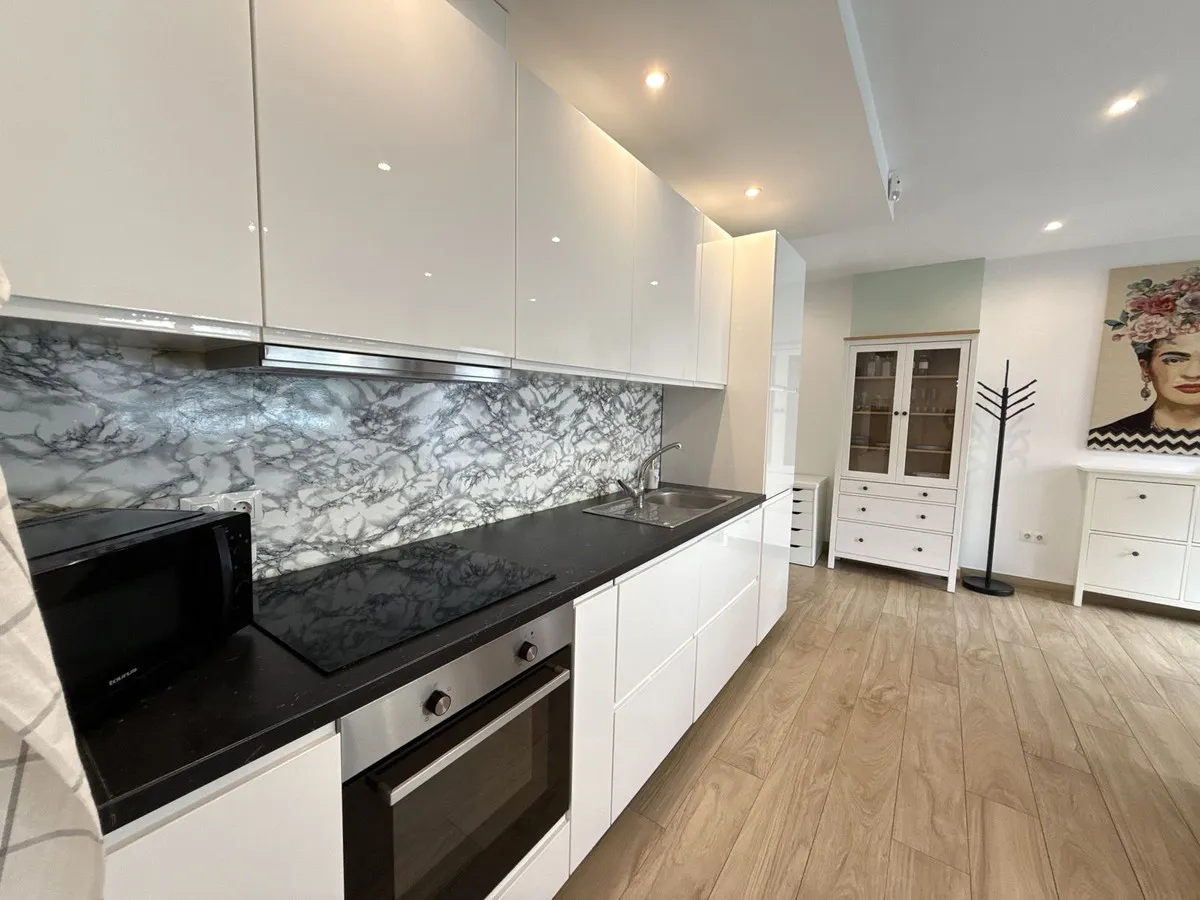 19caf09d-940c-4896-8a3e-96c245fac6ea