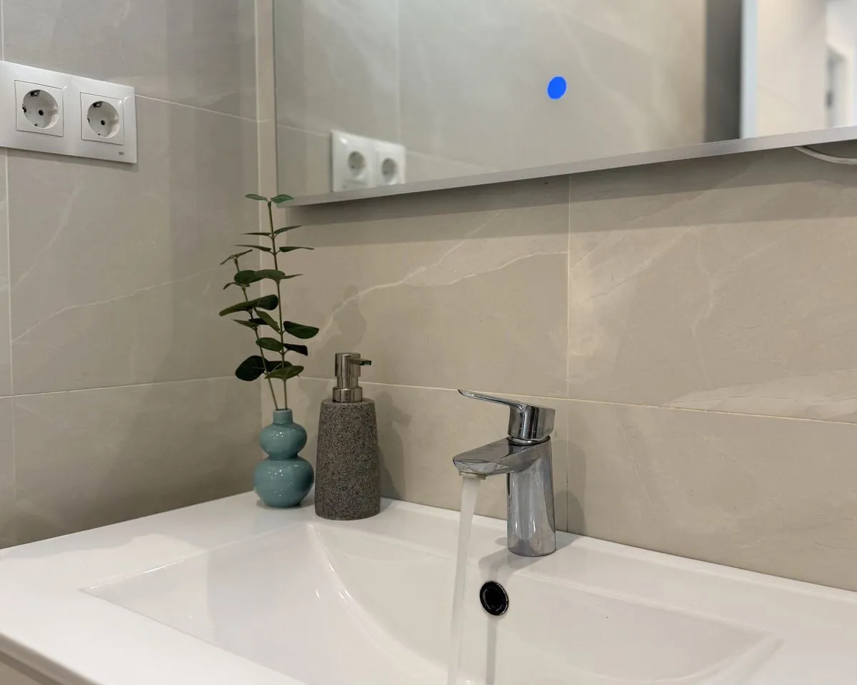 8de9d32c-7dcc-4945-98ca-b4f8c3cee5ec