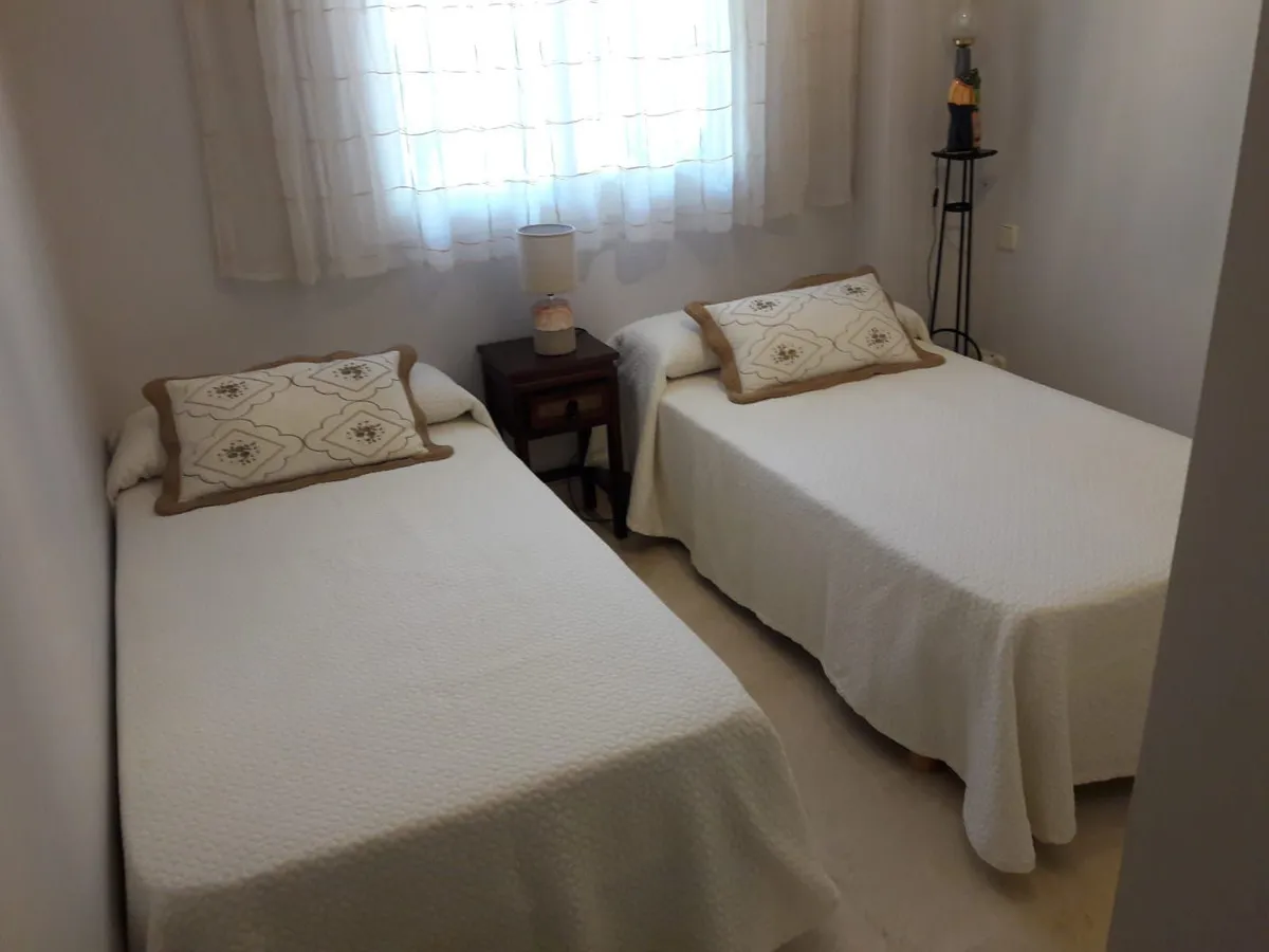 9ddecaf0-4f7f-4beb-ab10-b225240198a0