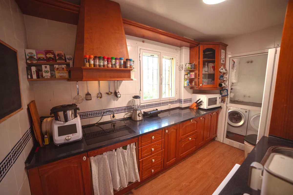 48e12728-0f52-4595-82ca-af0175037c16