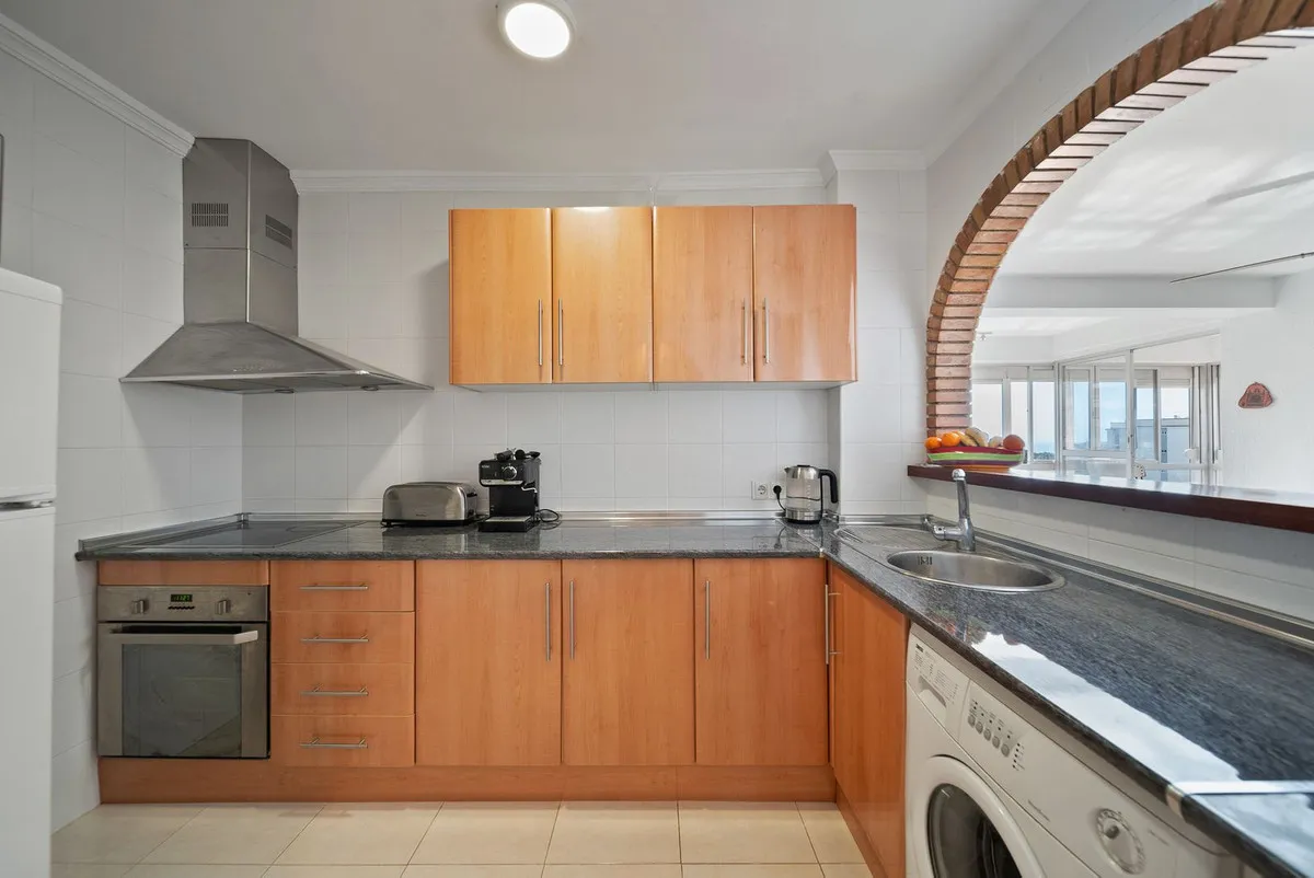 14e236ea-6518-4dfe-8d0e-ca43a2162937