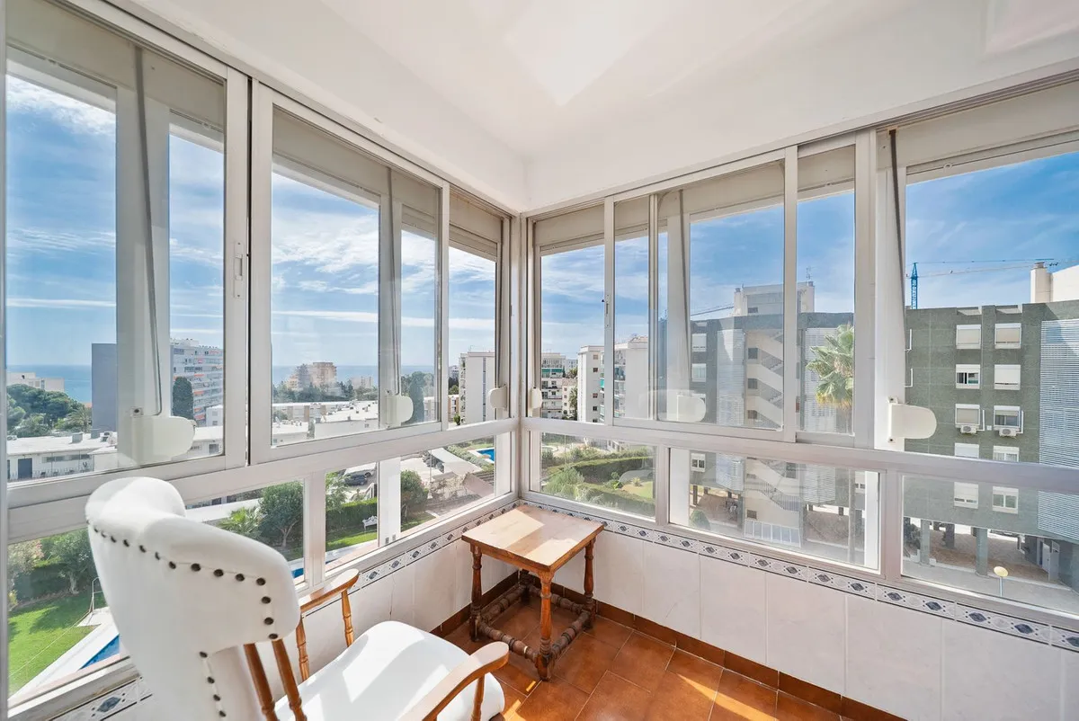 992bf7a6-4c3f-43d5-8d4c-62f4cd8db593