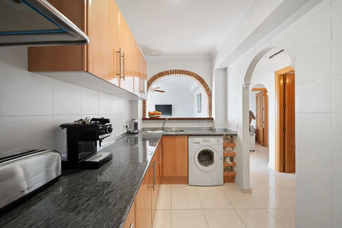 adb3af02-71a4-4c0d-9a8d-89aaad318d3e