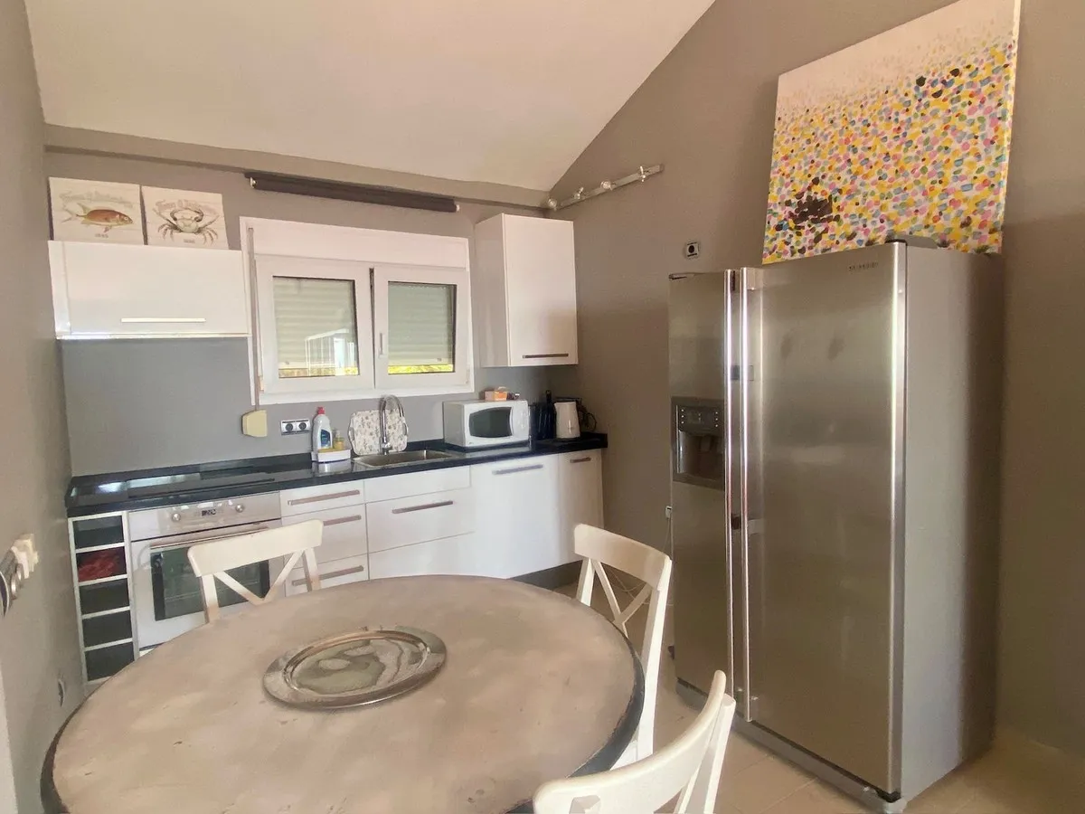 54ba0921-3e45-43db-8e76-f8c4f051a18e