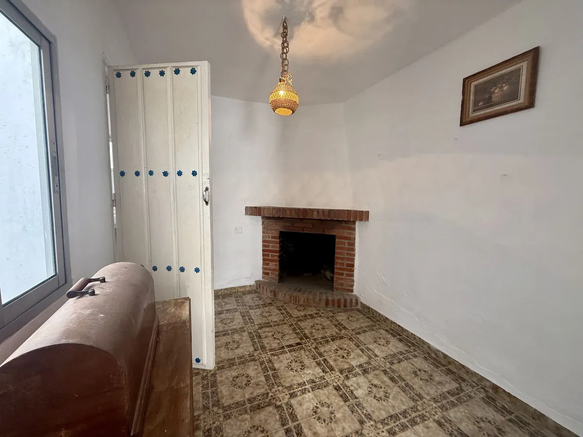 e2b4502b-b9ea-48a0-ba93-ac13c5a1fceb