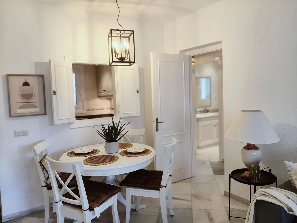 4fb6b221-0c6d-4a69-8dfa-5ce69781f21d