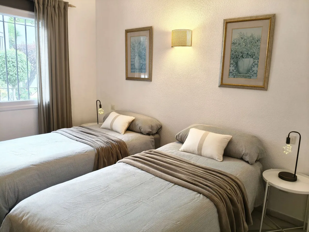 8c882edb-0eb8-4aeb-ac61-bf0ecd841f60