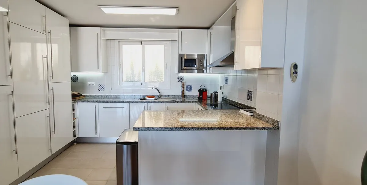 75960382-0e33-4d40-b51b-1e45f7571aaa