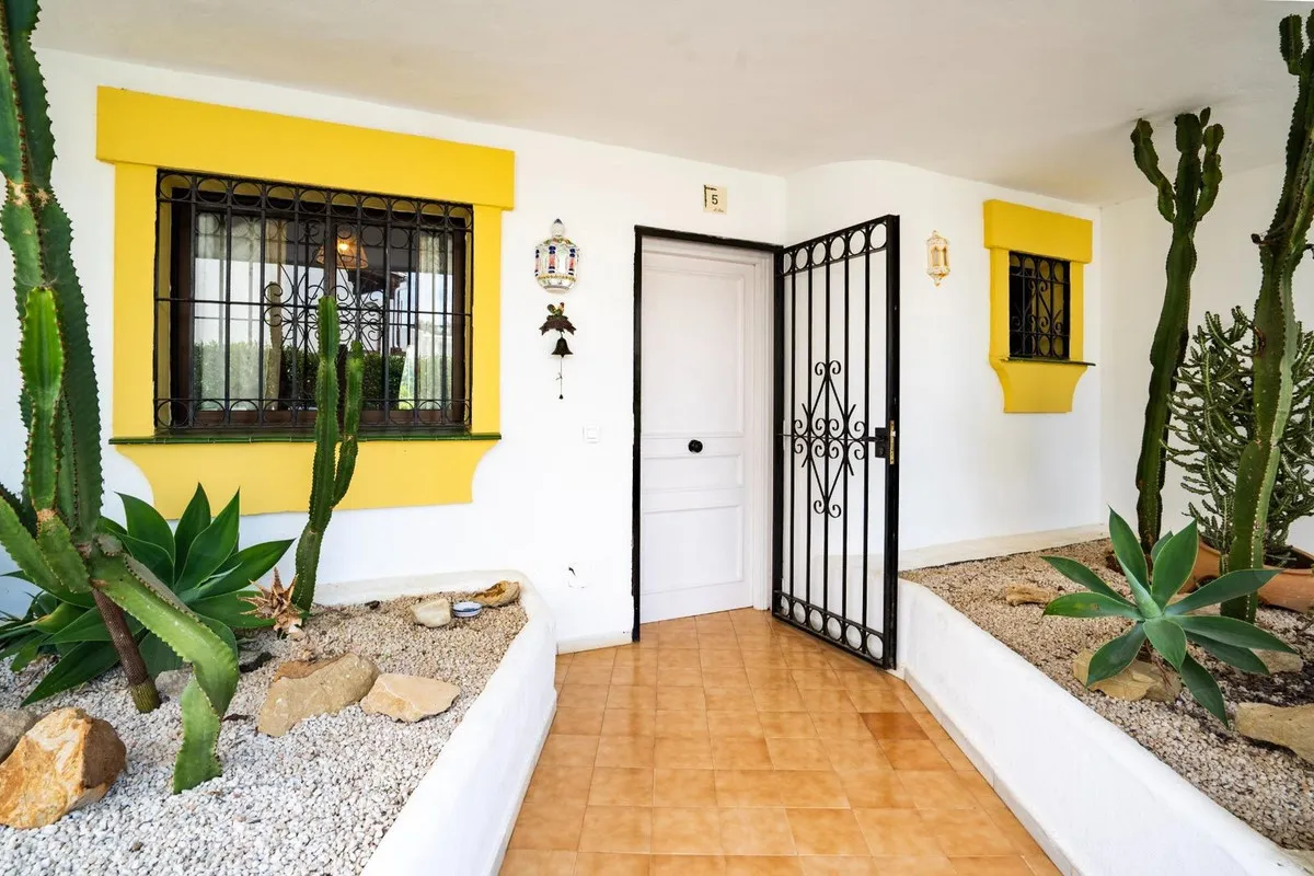 30d10b40-f76f-4b8b-956d-b014b62bb166