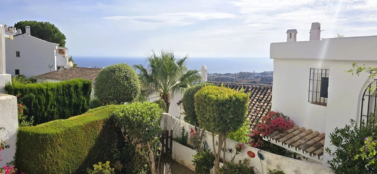 79c3a232-fb7e-4010-b6ee-e5ea25c457e2