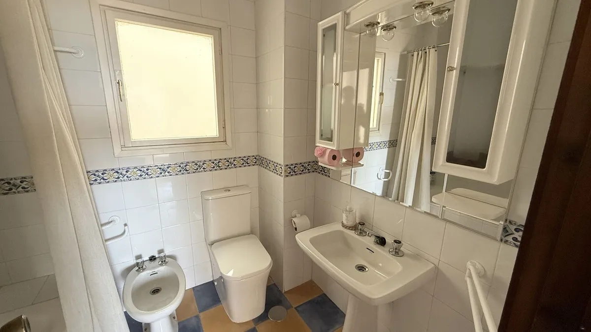 4cfbc6a8-df2c-4d36-9c15-7546a3a3a906