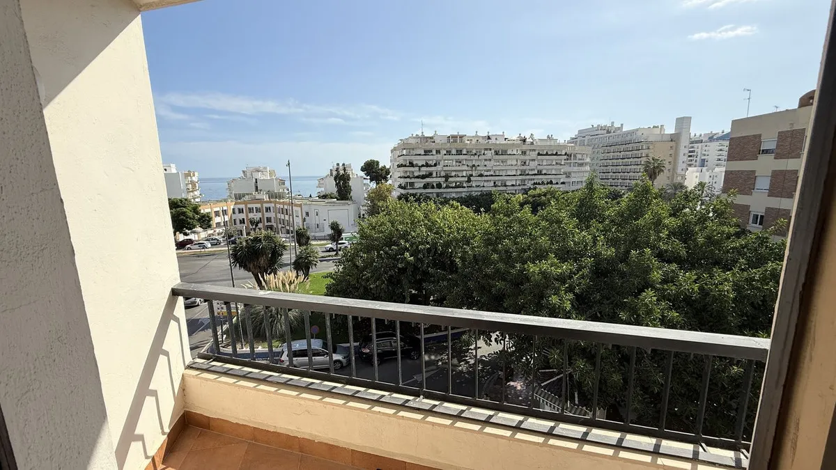 fd88737c-77b4-435b-a83a-cf3f075464c1