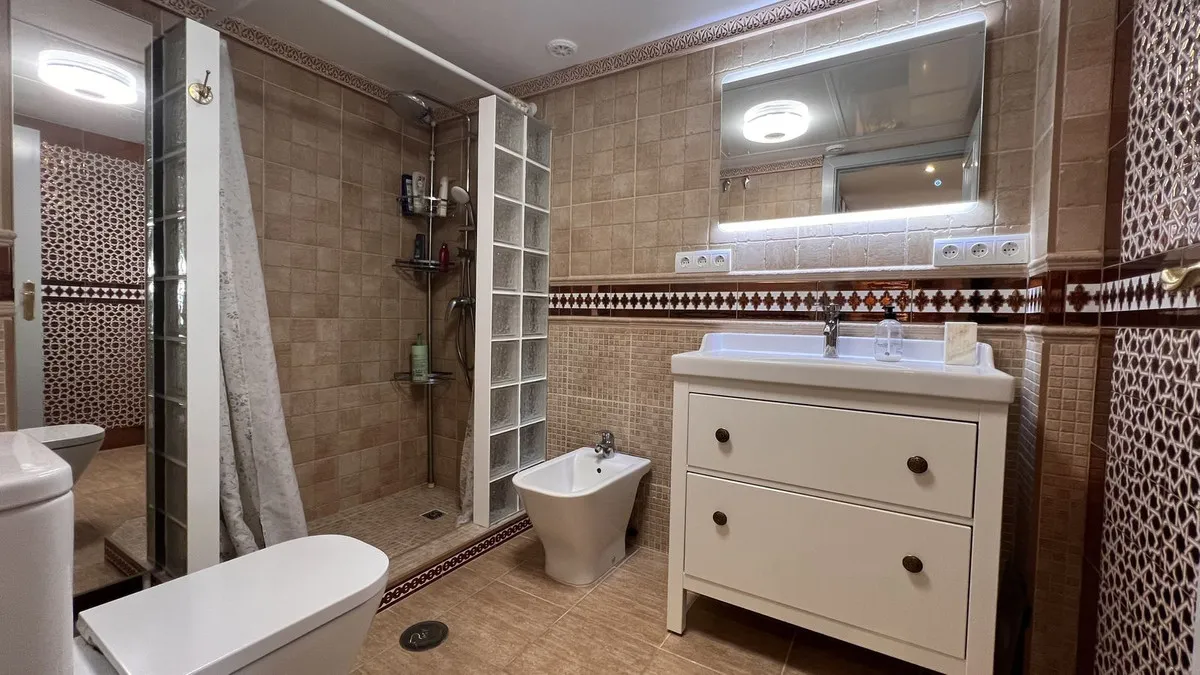 bb746d54-b7b6-492f-920d-0da7704475ad