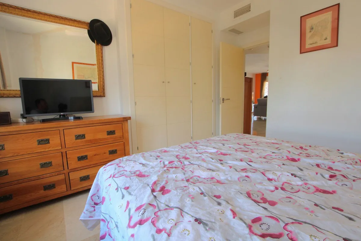 6777b3e5-2271-4367-8227-bc4b38db4185