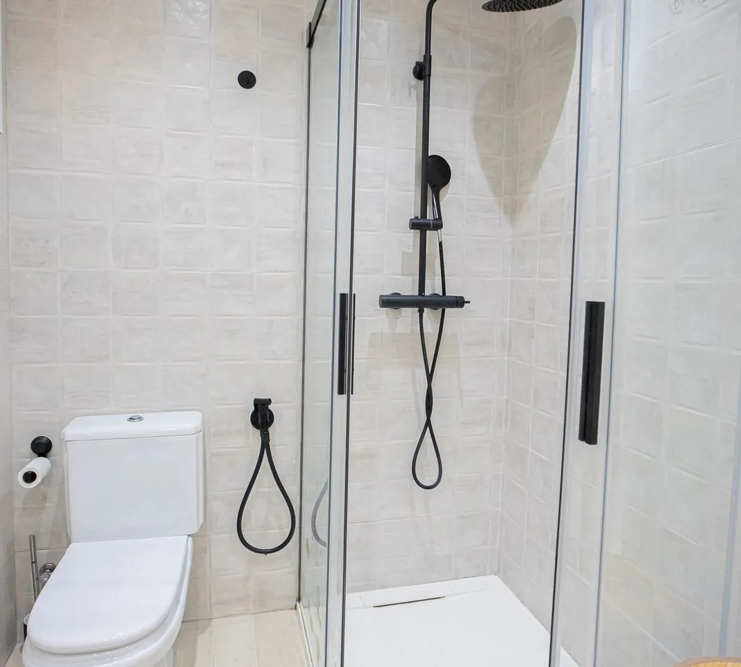 9dbe6d74-b50f-42f8-9958-2244c22e2341