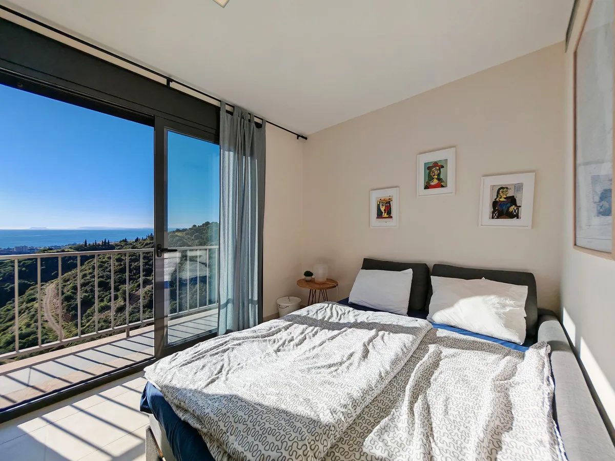 b646e193-55fd-4d88-b07c-b0f980b4054e