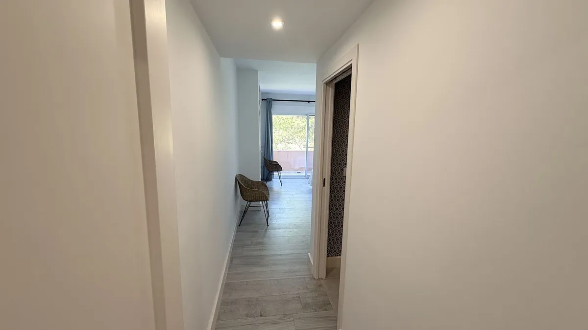 10e922ca-935a-414e-9f67-ad174d2c97f2