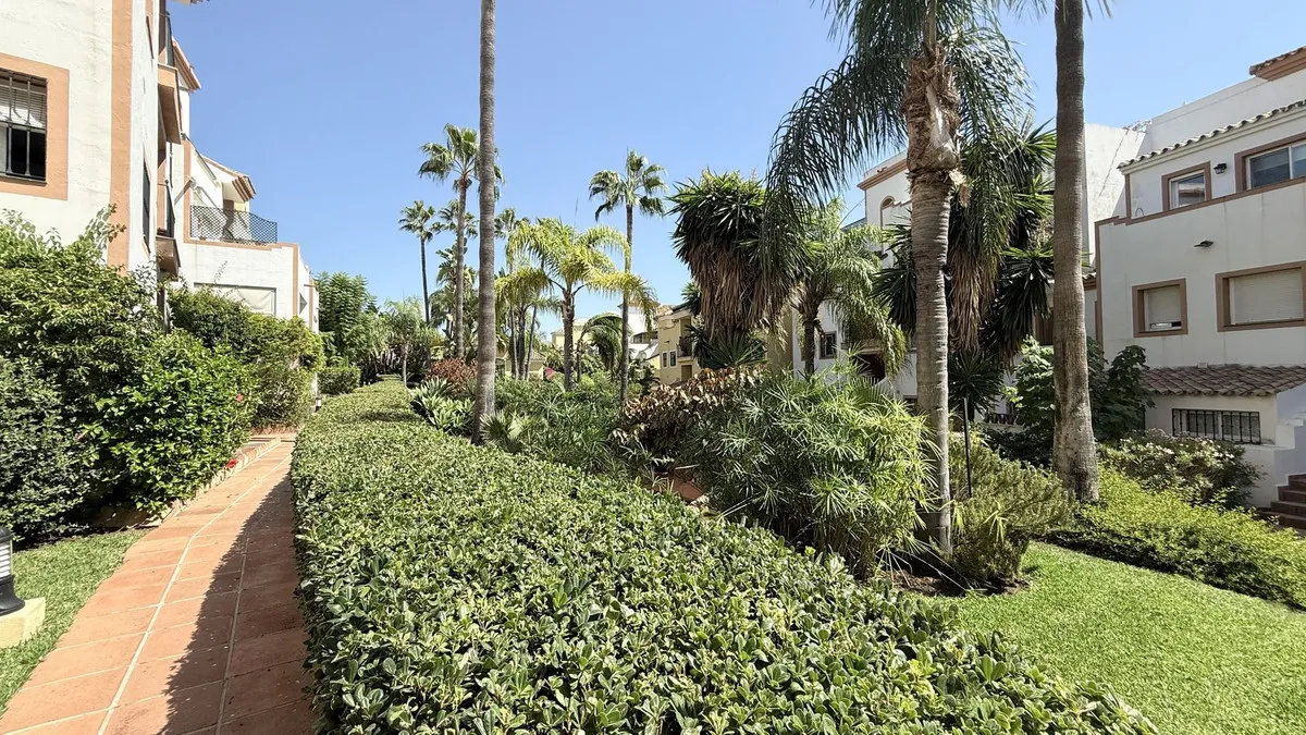 c3946059-9d93-4086-a325-5289ce6f36c7