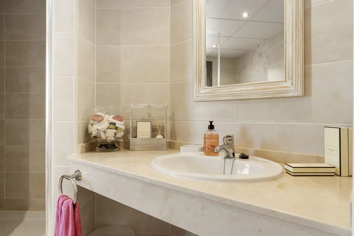 9ec65d56-96f4-4cad-b53f-b26f82ad246e