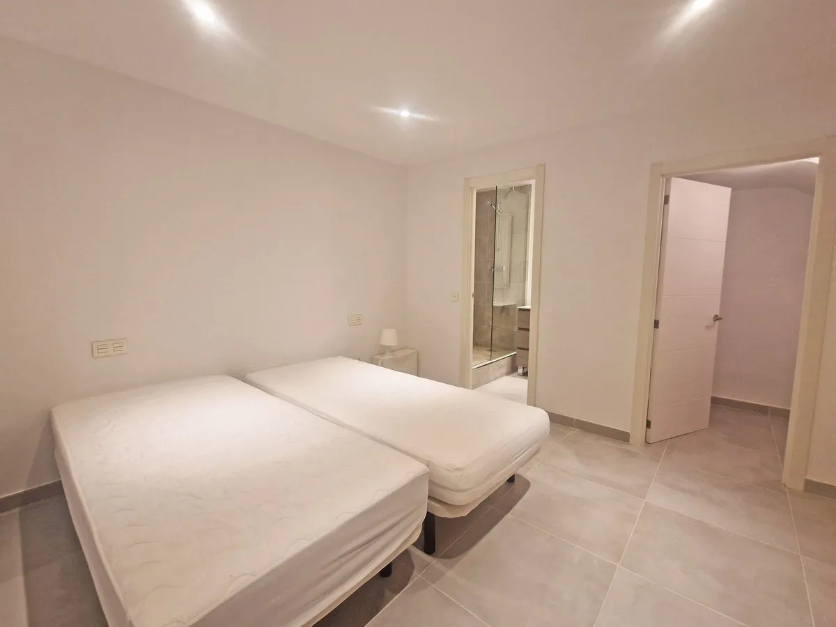 2ff8cfdd-3f4e-431c-8f6a-a7aaf53c8b26