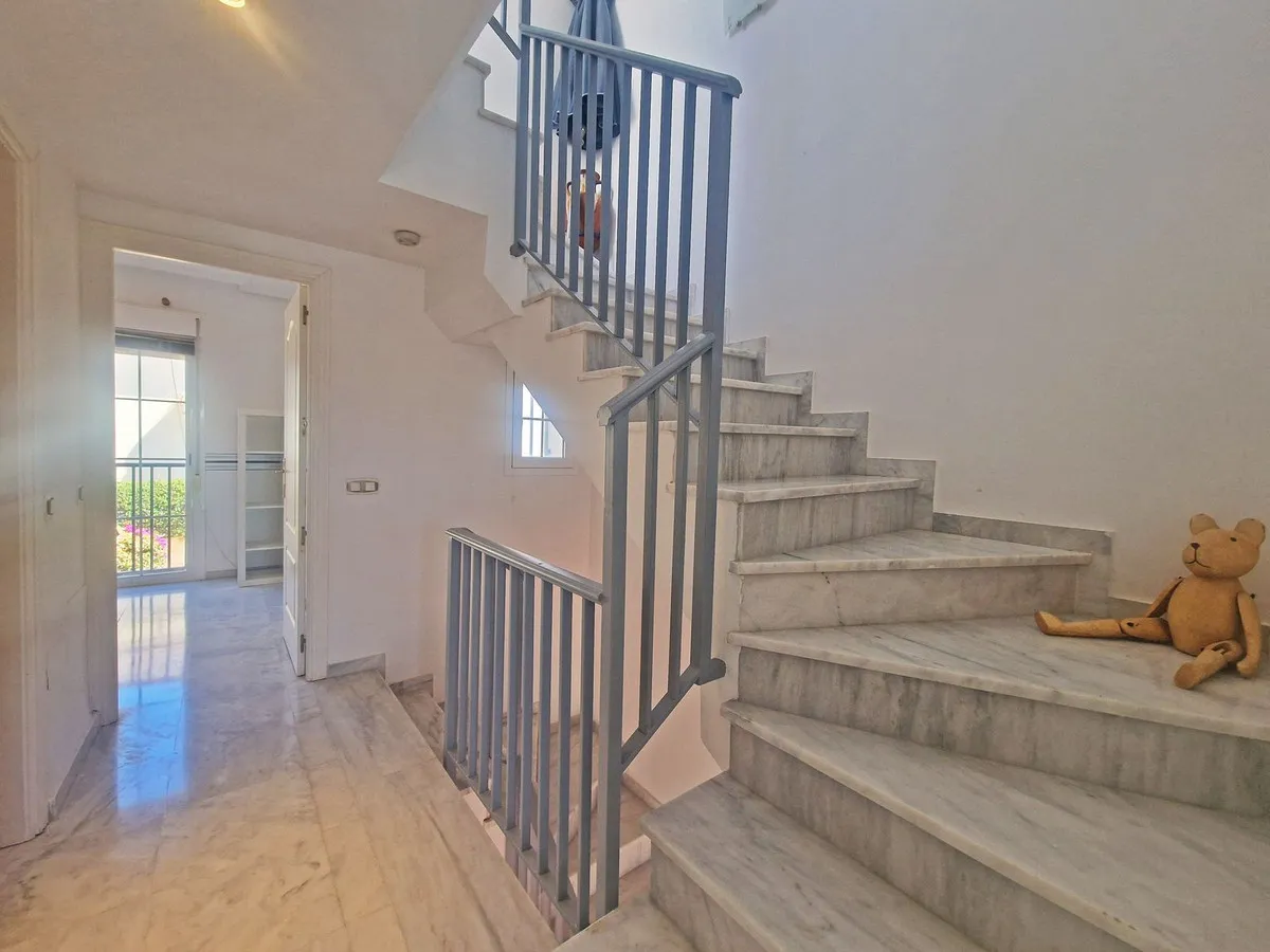 4e262719-b156-42df-91d4-43e390961e96