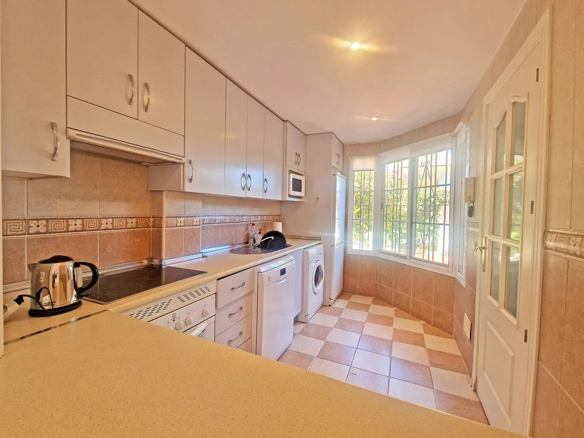 a93320cc-d5d8-4443-b3a3-c3f31cfd8d1f