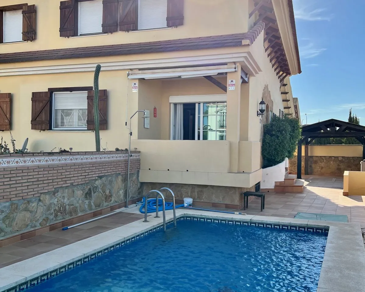 370c51ed-8e9e-4a79-b450-545a73348398