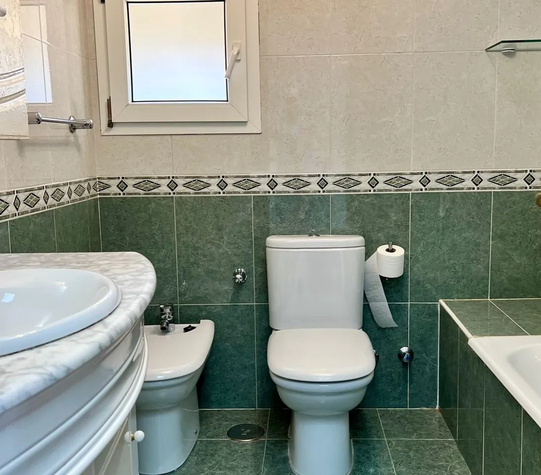 99ece5c7-8a15-43b2-943c-8126668dcfd2