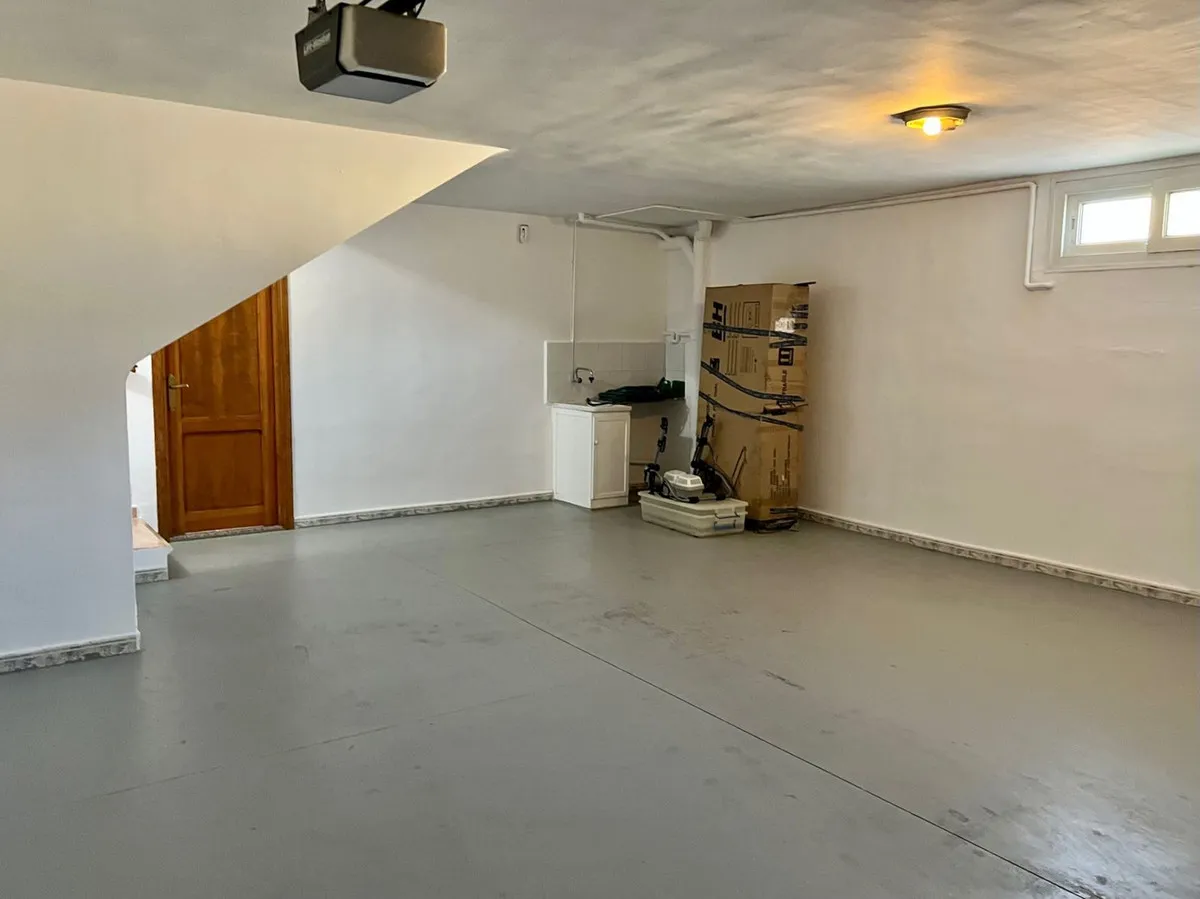 a02da1b1-e6a3-4536-93f1-9730c228bc0e