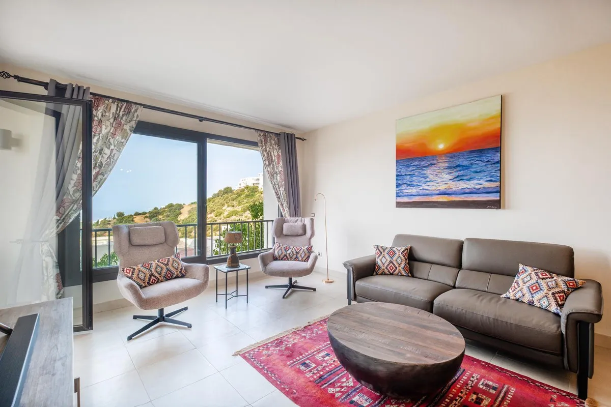 c69c6a11-0eb0-4ef4-8349-5a944c909ca1