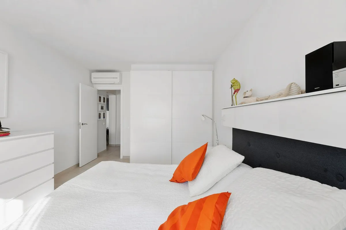 e760a618-1607-4cce-bb79-4d825420d4aa