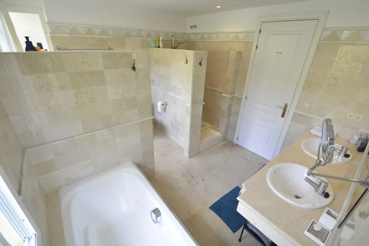 ec273631-d5b9-46be-8c7f-dd88321bda7b