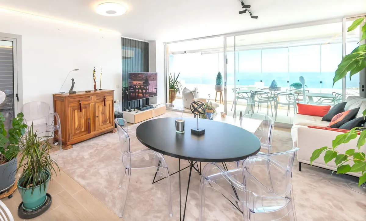 2e1c7204-9e81-489c-a9c0-fbf11c4a3804