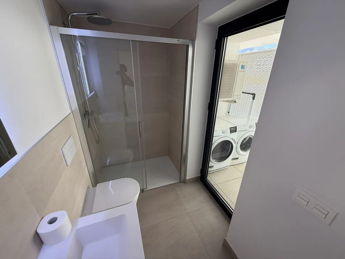 0dea6390-8f87-4416-a540-46f62509e807