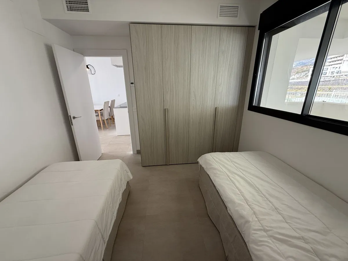 52bde611-874e-4449-b236-617b287c7153