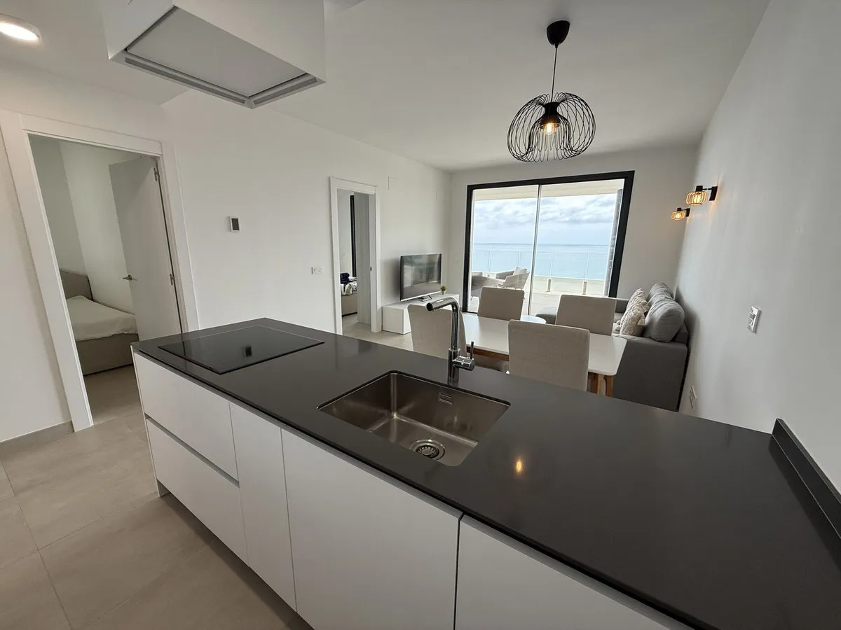 6215965b-14e7-4d5c-b895-ae2093aacbb1